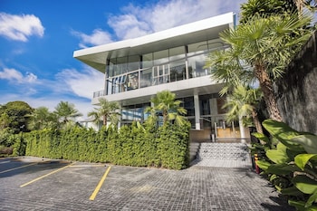 elite atoll serviced apartments