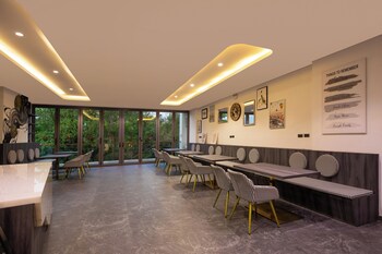 elite atoll serviced apartments