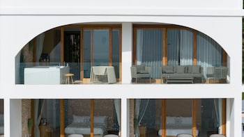 elite atoll beachfront hotel