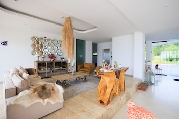 Elite Atoll Beachfront Hotel,,4 star