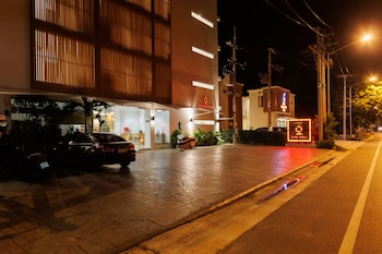 elite atoll beachfront hotel