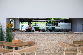 elite atoll beachfront hotel