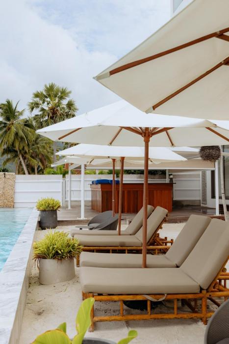 elite atoll beachfront hotel