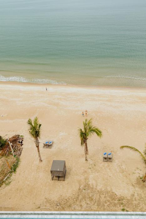 elite atoll beachfront hotel