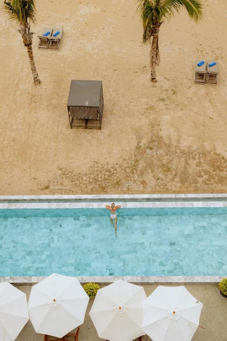 elite atoll beachfront hotel