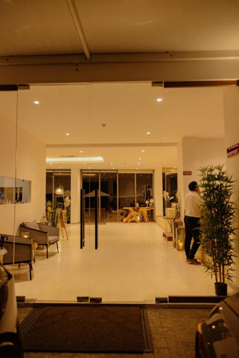 elite atoll beachfront hotel