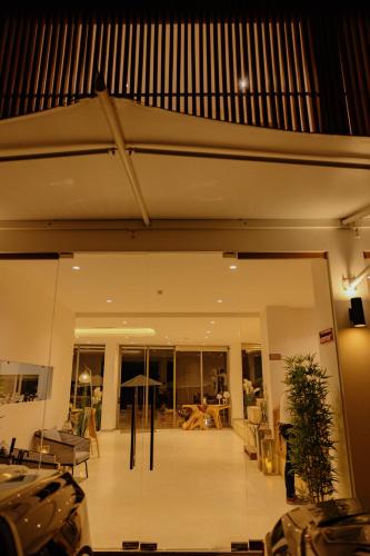 elite atoll beachfront hotel