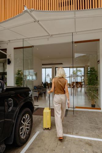 elite atoll beachfront hotel