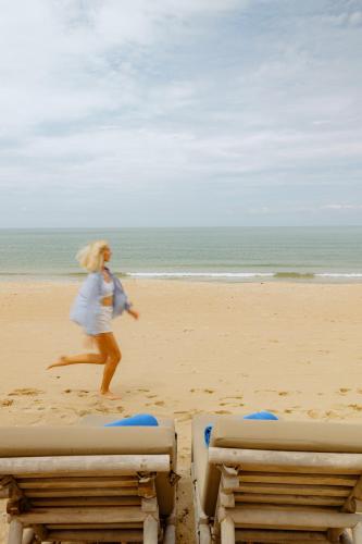 elite atoll beachfront hotel