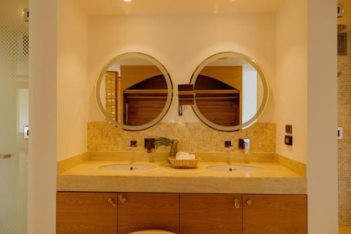 elite atoll beachfront hotel