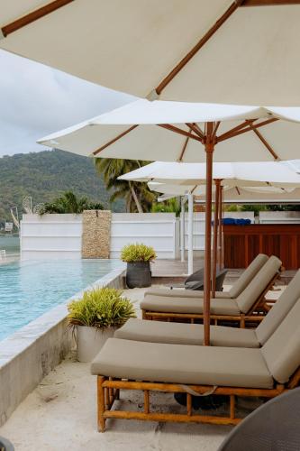elite atoll beachfront hotel