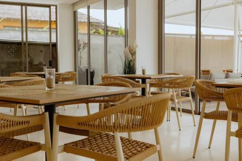 elite atoll beachfront hotel
