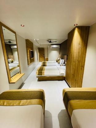 hotel amber paramount