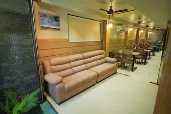 hotel amber paramount