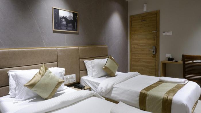 hotel amber paramount