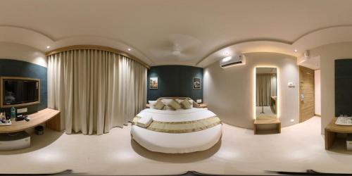 Hotel Amber Paramount,,3 star