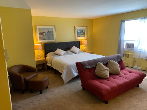 Grand Lake Hotel,,2 star