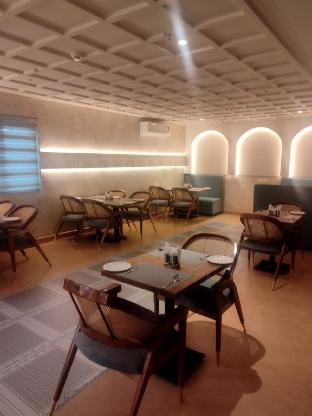 Hotel La Premier,,3 star