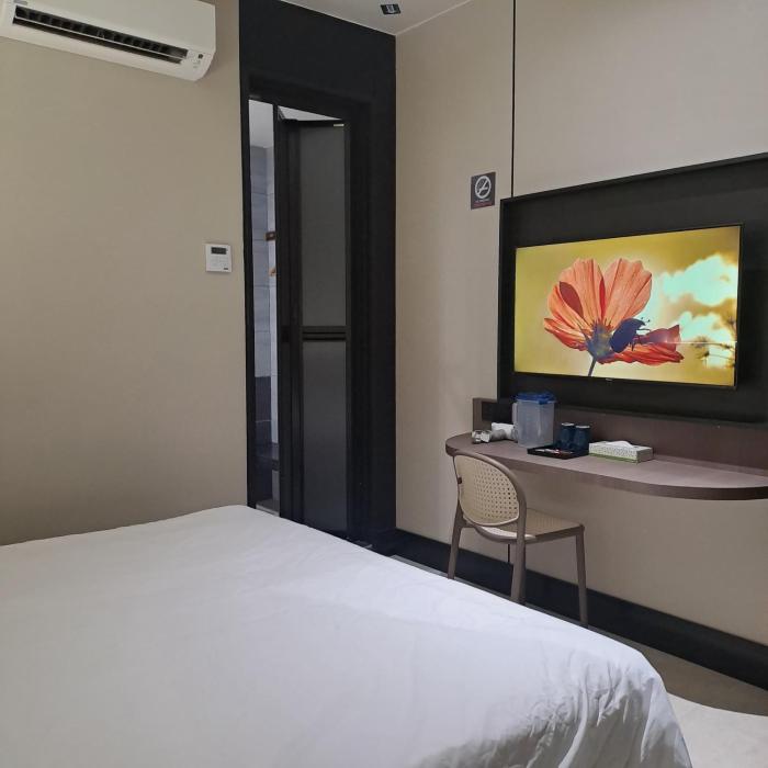 urban inn myra meranti