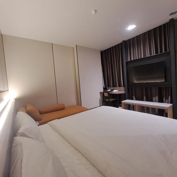 urban inn myra meranti