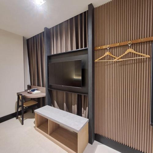 urban inn myra meranti