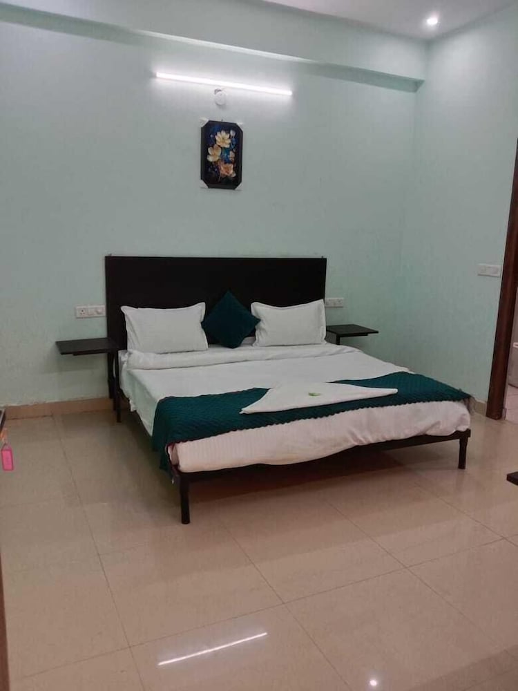 hotel soho sector 51 noida