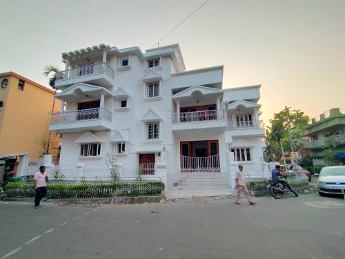 Ashray The Living Entity,,3 star