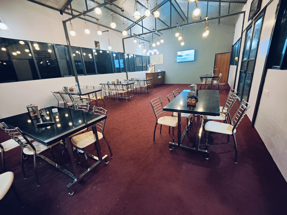 triyuginarayan maangal resort