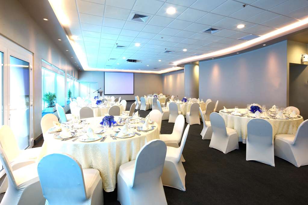 delfines hotel and convention center