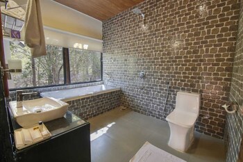 wilderness camp resort pench