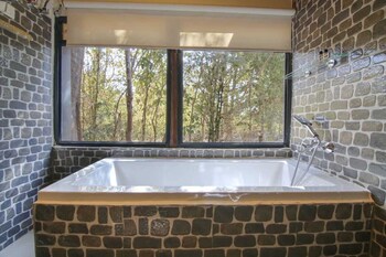 wilderness camp resort pench