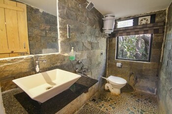 wilderness camp resort pench