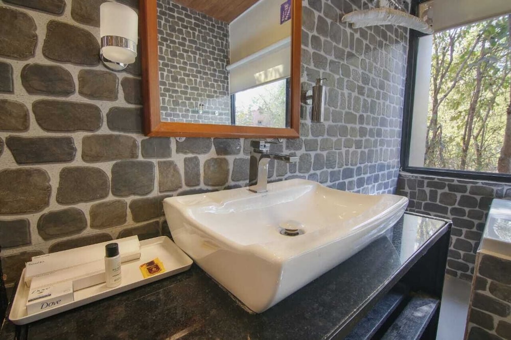 wilderness camp resort pench