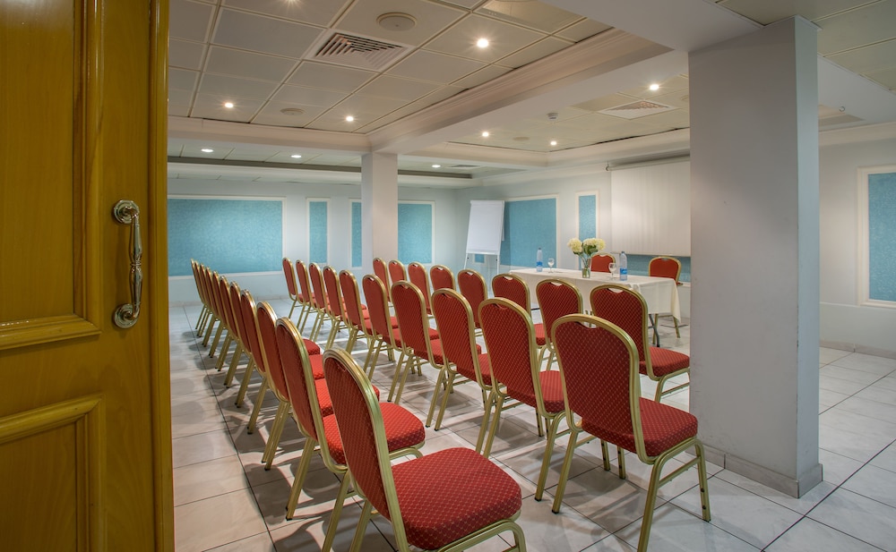 kapetanios limassol hotel