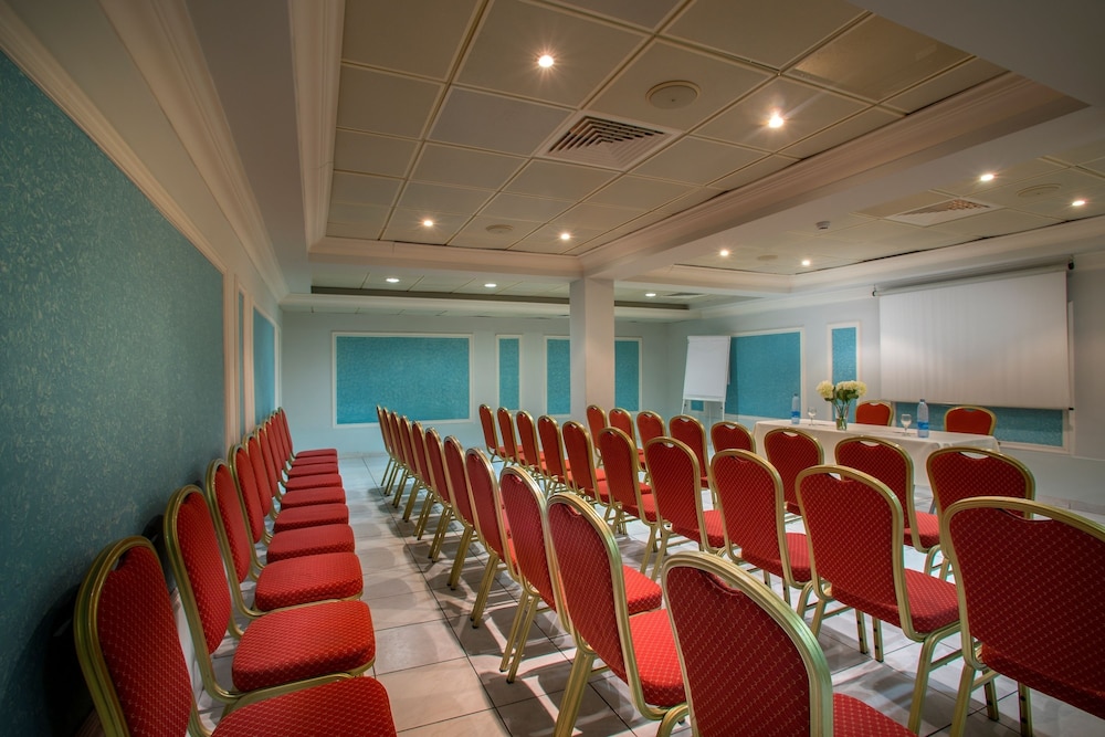 kapetanios limassol hotel