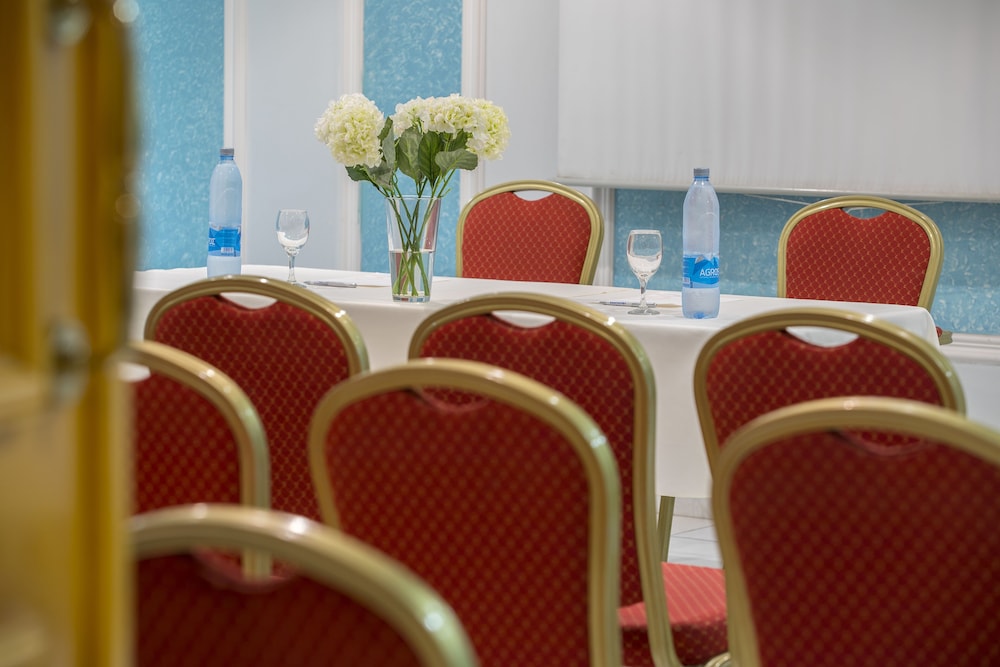 kapetanios limassol hotel