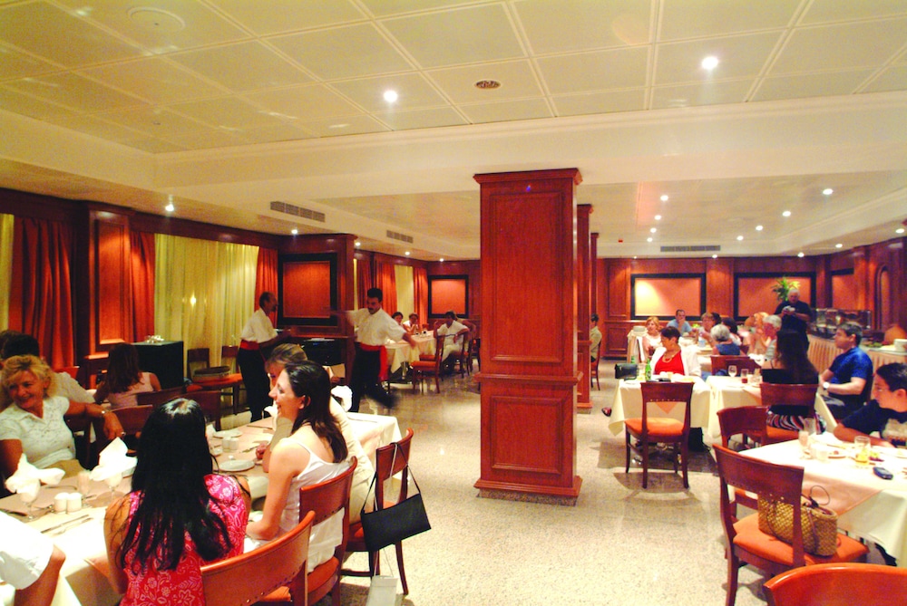 kapetanios limassol hotel