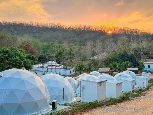 nino san glamping pak chong