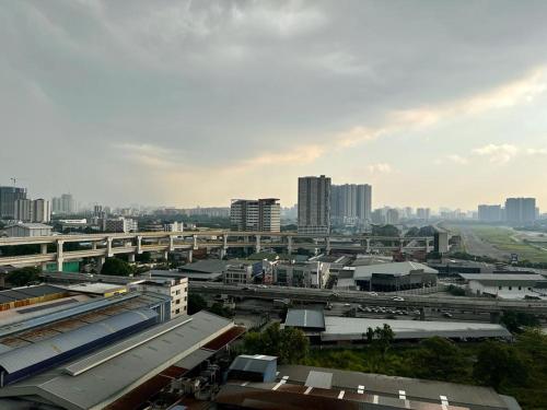 klcity and klcc view modern style 2r2b 6 pax