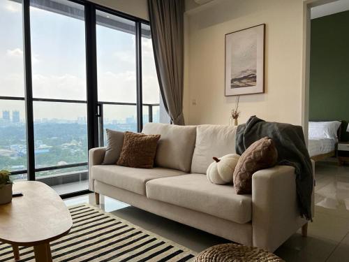 klcity and klcc view modern style 2r2b 6 pax