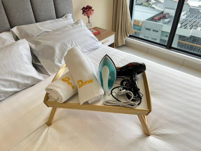 3r3b klcity centreview balcony 8 pax