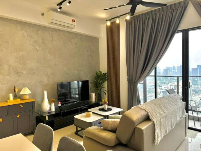 3r3b klcity centreview balcony 8 pax