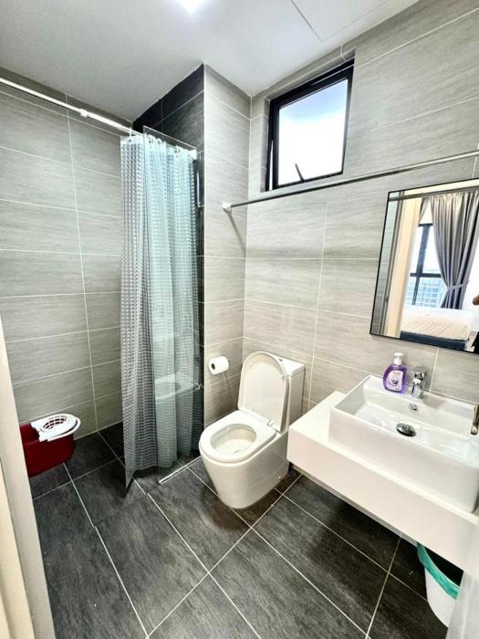 3r3b klcity centreview balcony 8 pax