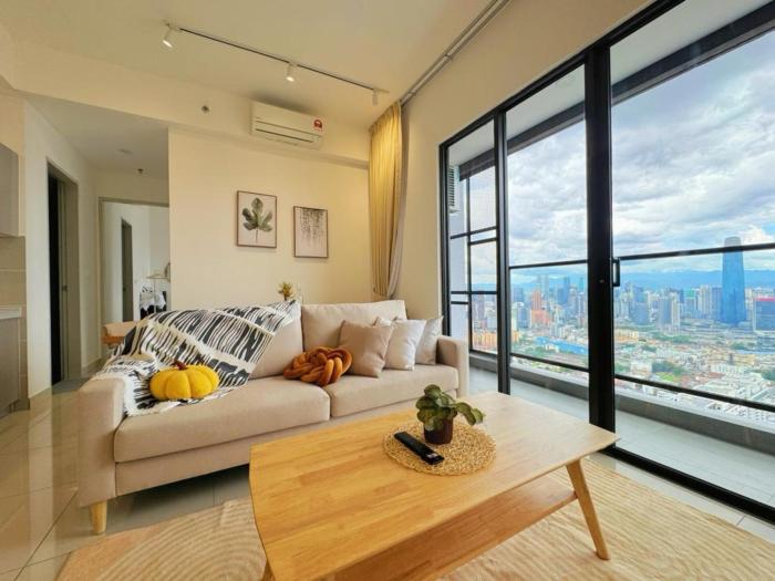 3r3b klcity centreview balcony 8 pax