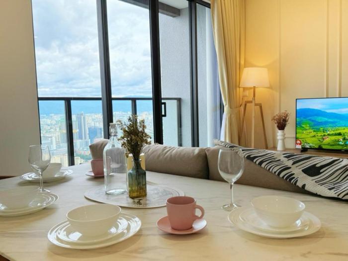 3r3b klcity centreview balcony 8 pax