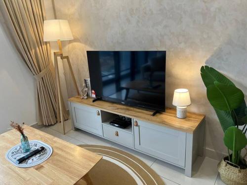 3r3b klcity centreview balcony 8 pax