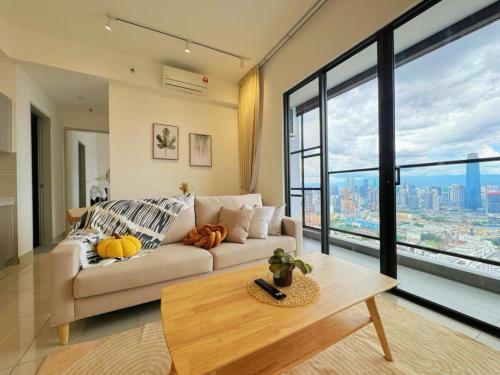 3r3b klcity centreview balcony 8 pax