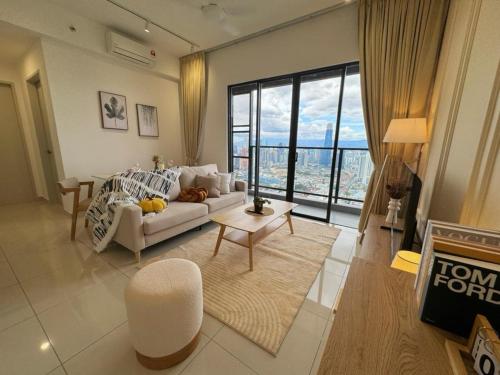 3r3b klcity centreview balcony 8 pax