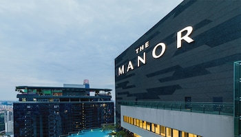 The Manor Serviced Residence By Canopy Lives,3 Persiaran Stonor,4 star