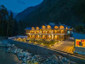 the social stays kasol